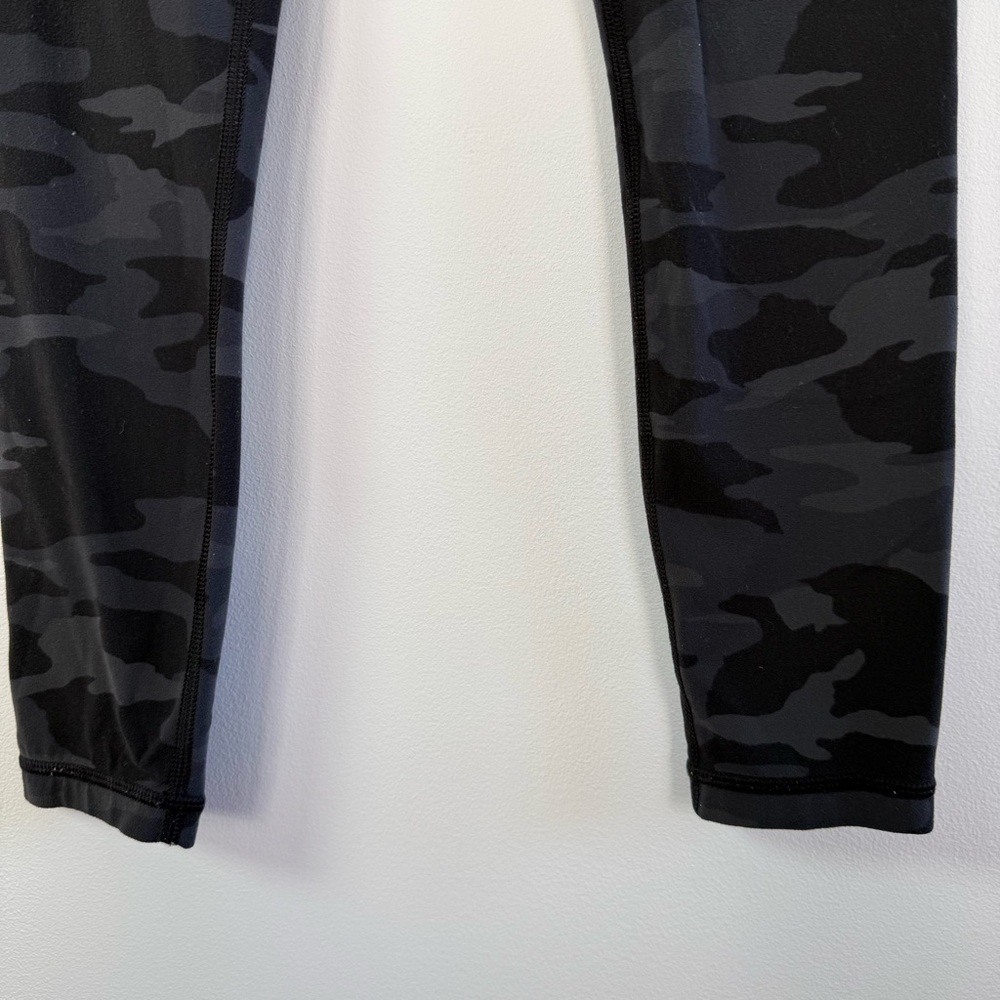 Athleta Elation 7/8 Tight Legging Black Camo Size XS Sporty Yoga Athletic Casual - Picture 6 of 11
